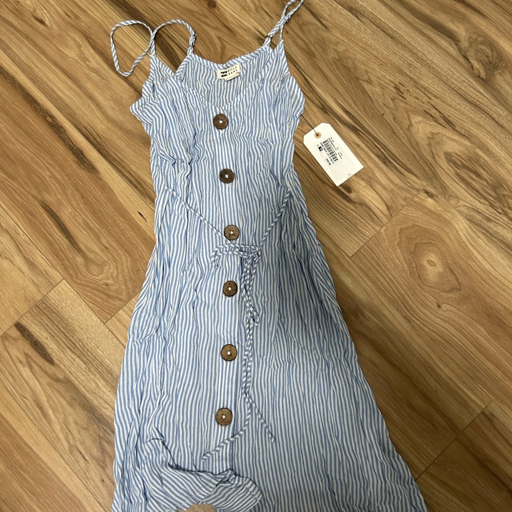 BILLABONG Dress-Never Worn! Tag still on!